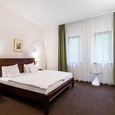 Vecsecity Szálloda 4*