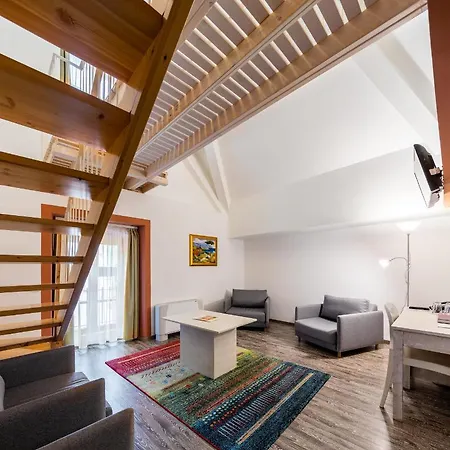 Vecsecity Hotel 4*