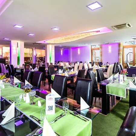 Vécsecity Hotel 4*