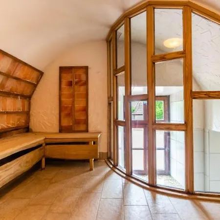 Vecsecity Hotel 4*