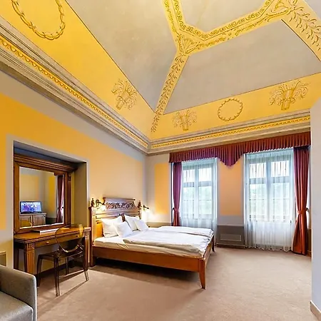 Vecsecity Hotel 4*
