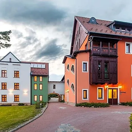 Vécsecity Hotel Hernadvecse
