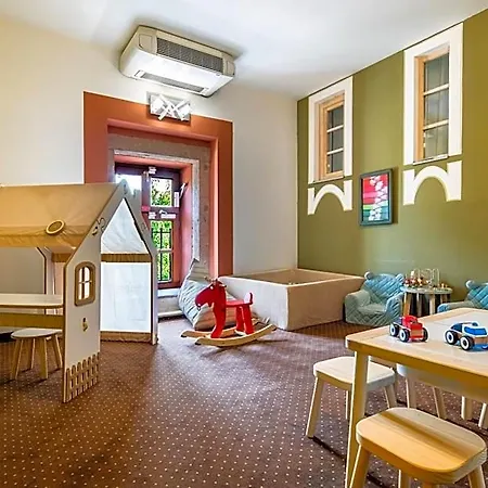 Vécsecity Hotel 4*